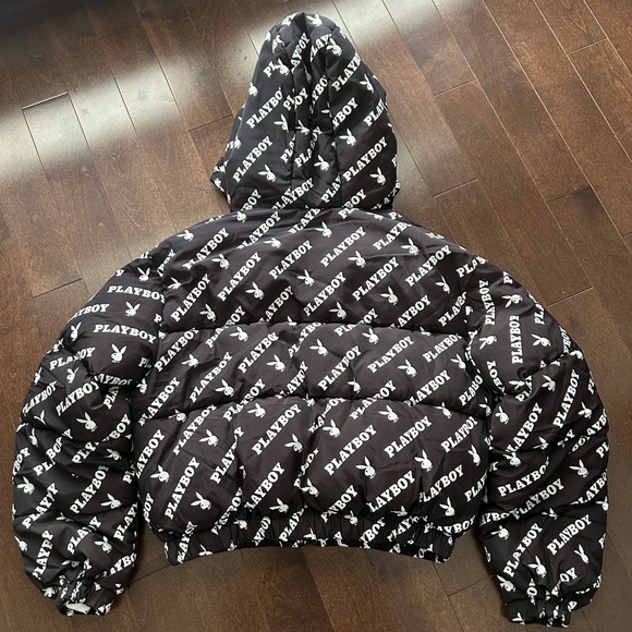 PLAYBOY Women’s Cropped Puffer Jacket - Picture 4 of 4
